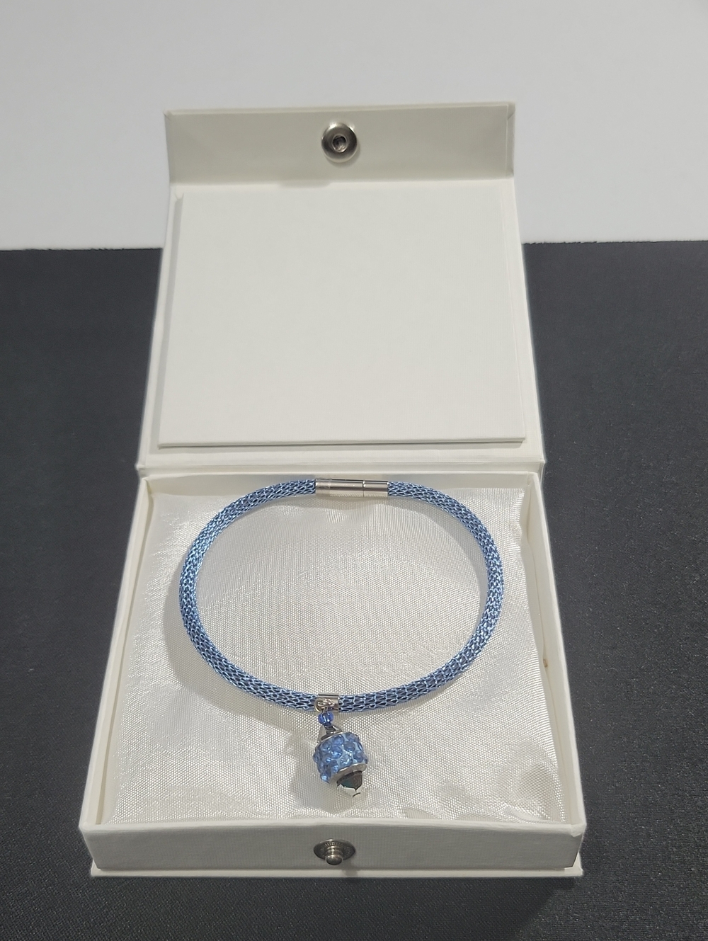 COEUR DE LION Blue Mesh & Swarovski Crystal Magnetic Bracelet